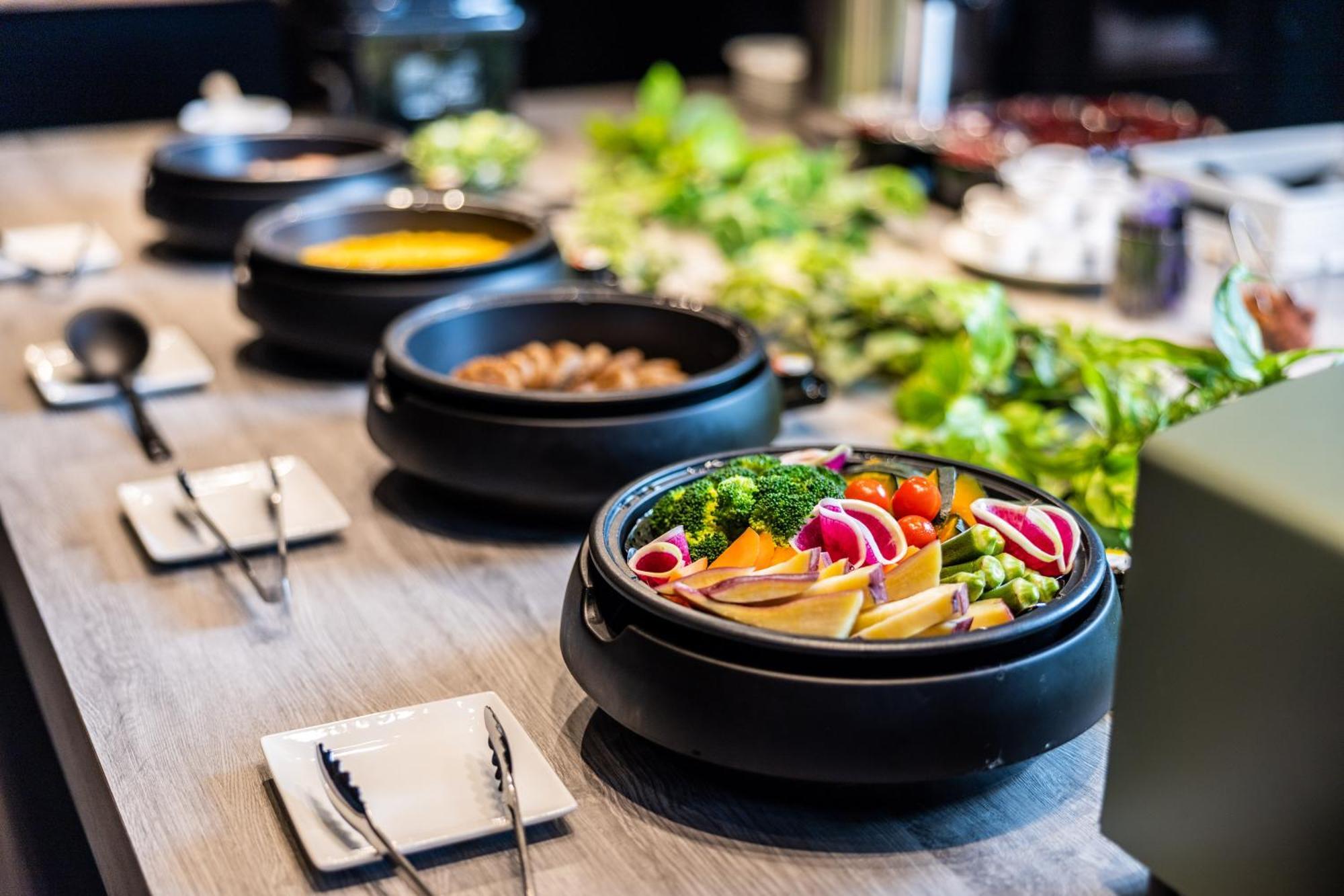 Hotel Wyndham Garden Sapporo Odori Zewnętrze zdjęcie